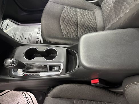 Used 2021 Chevrolet Equinox LT image 26