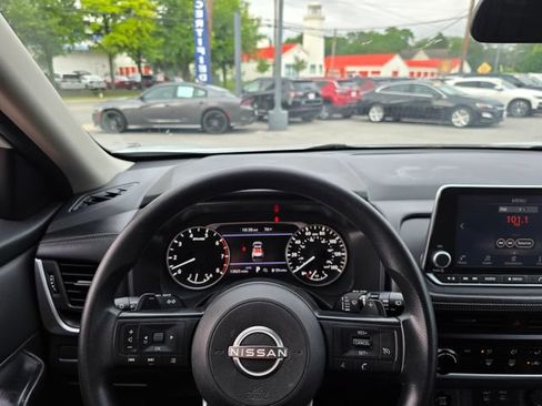 Used 2024 Nissan Rogue S AWD/4WD image 8