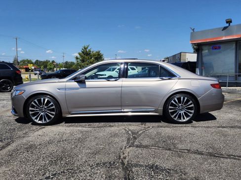 Used 2019 Lincoln Continental Select w/ Continental Climate Package FWD image 3