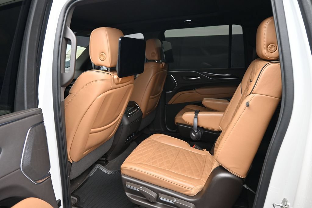 Used 2022 Cadillac Escalade ESV Premium Luxury w/ Performance Package AWD/4WD image 14