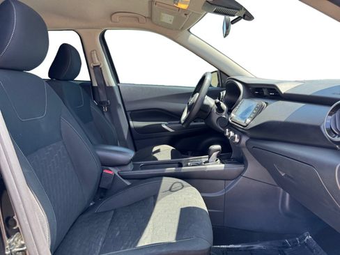 Used 2024 Nissan Kicks SV FWD image 17