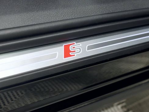 Used 2022 Audi e-tron S Prestige w/ Prestige Package image 12