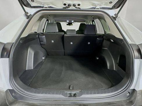 Used 2021 Toyota RAV4 LE FWD image 20