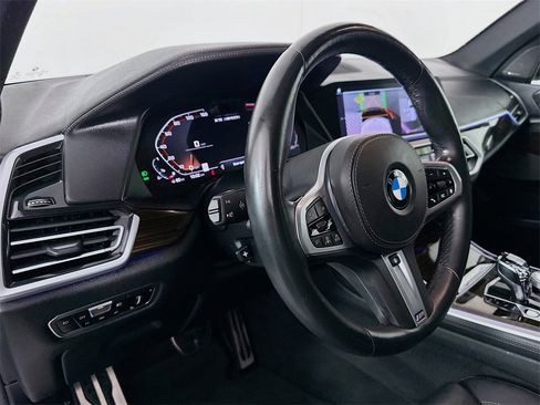 Used 2020 BMW X5 M50i image 9