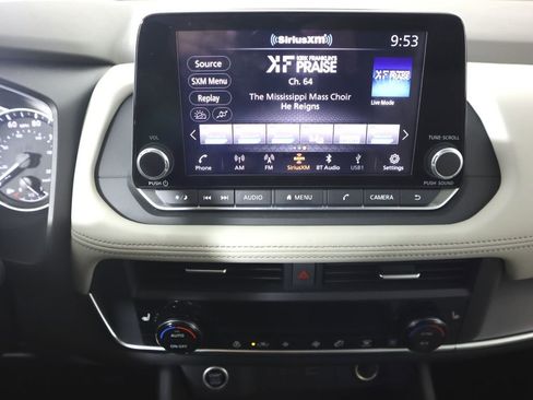 Used 2023 Nissan Rogue SV w/ SV Premium B Package image 12