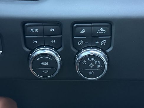 Used 2024 GMC Sierra 3500 Denali Ultimate image 29