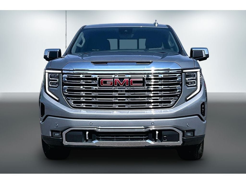 Used 2025 GMC Sierra 1500 Denali w/ Technology Package AWD/4WD image 2