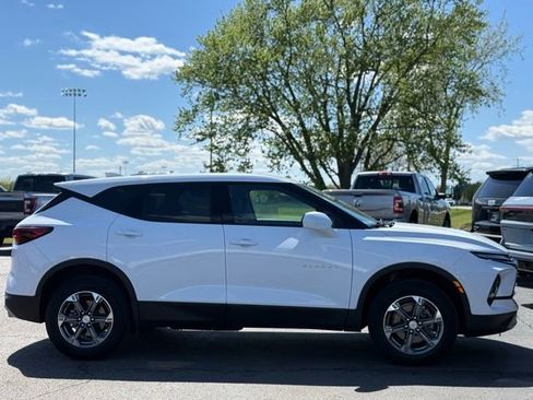 Used 2025 Chevrolet Blazer LT AWD/4WD image 31