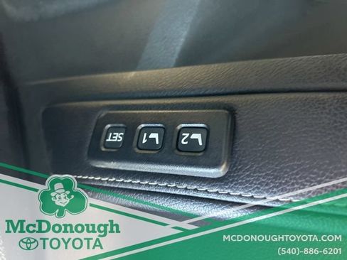 Used 2017 Toyota 4Runner Limited AWD/4WD image 17