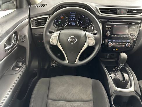 Used 2016 Nissan Rogue SV AWD/4WD image 24