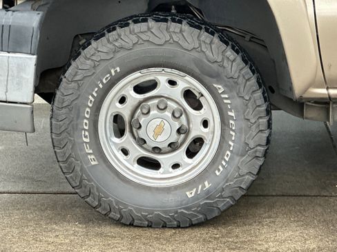 Used 2004 Chevrolet Silverado 3500 2WD Extended Cab w/ Heavy-Duty Power Package image 20