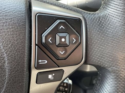 Used 2022 Toyota Tacoma SR5 w/ Technology Package RWD image 21