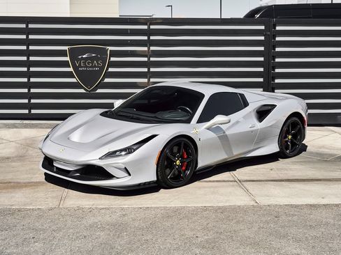 Used 2022 Ferrari F8 Tributo RWD image 6