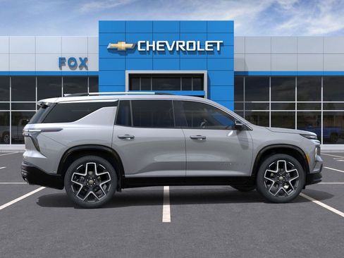 New 2026 Chevrolet Traverse High Country w/ LPO, Floor Liner Package image 5