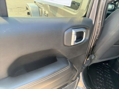 Used 2021 Jeep Wrangler Unlimited Sahara image 12