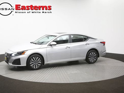 Used 2023 Nissan Altima 2.5 SV w/ SV Premium Package AWD/4WD image 57