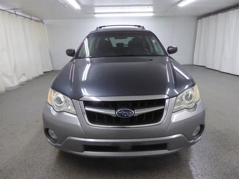Used 2009 Subaru Outback 2.5i Limited image 2