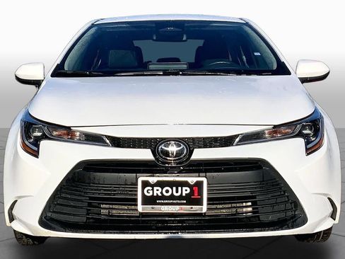 Used 2025 Toyota Corolla LE FWD image 4