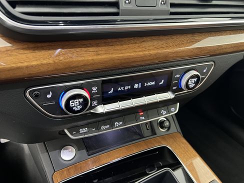 Used 2022 Audi Q5 2.0T Premium w/ Convenience Package image 31