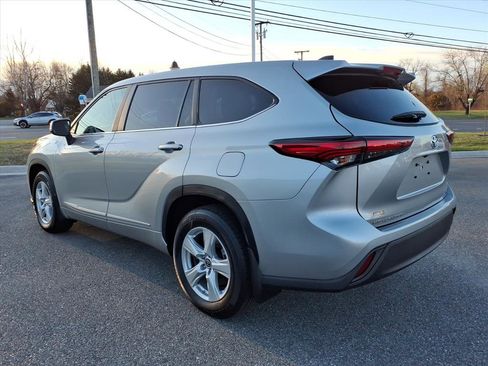 Used 2023 Toyota Highlander LE image 13