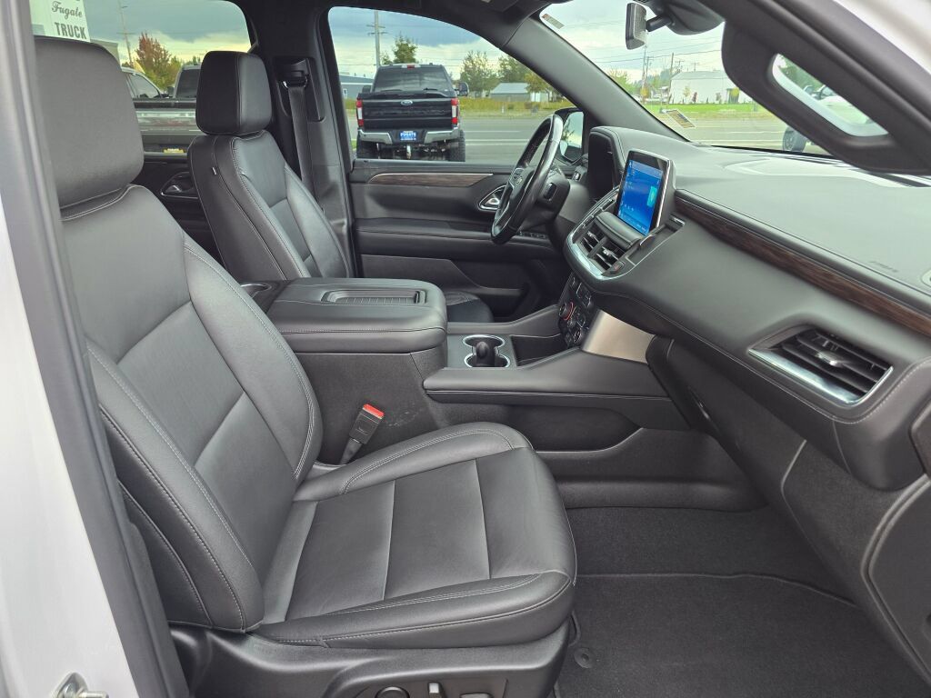 Used 2022 Chevrolet Suburban LT w/ Luxury Package AWD/4WD image 12