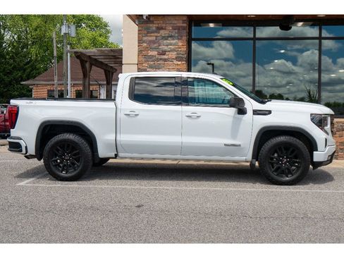 Used 2023 GMC Sierra 1500 Elevation AWD/4WD image 2