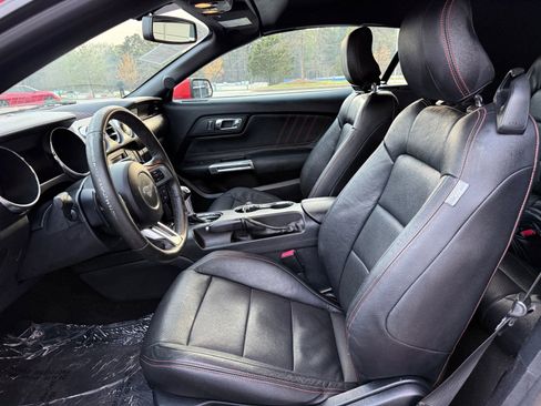 Used 2016 Ford Mustang Convertible image 26