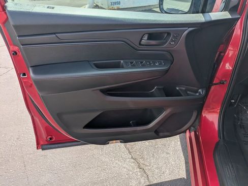 Used 2025 Honda Odyssey Sport-L image 11