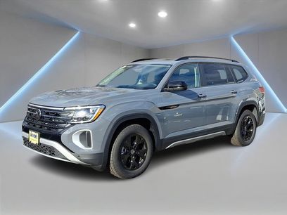 New 2025 Volkswagen Atlas Peak Edition SE