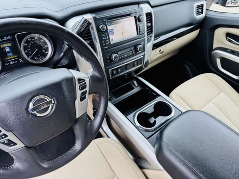 Used 2017 Nissan Titan SV image 13