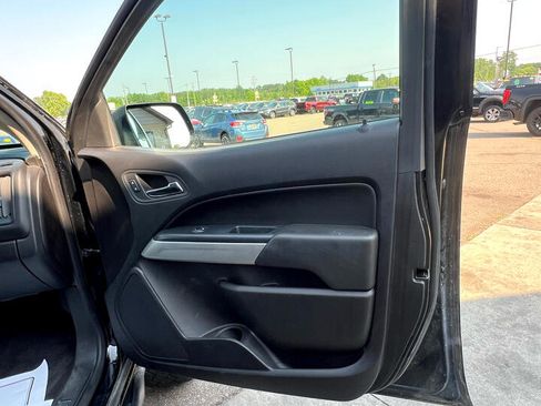 Used 2019 Chevrolet Colorado ZR2 image 16