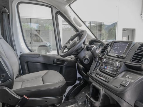 Used 2025 RAM ProMaster 2500 w/ Convenience Group FWD image 18