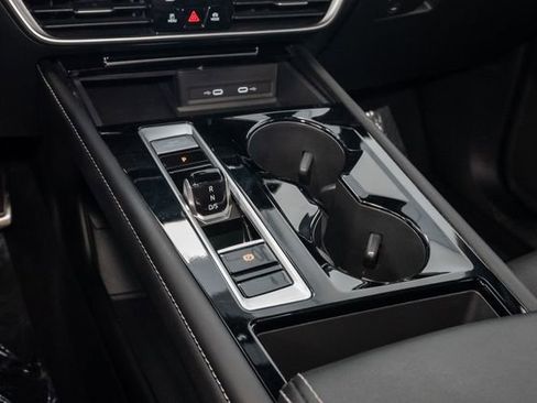 Used 2024 Volkswagen Atlas Cross Sport SEL Premium R-Line image 29