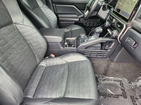 Used 2026 Toyota 4Runner TRD Off-Road Premium AWD/4WD image 5