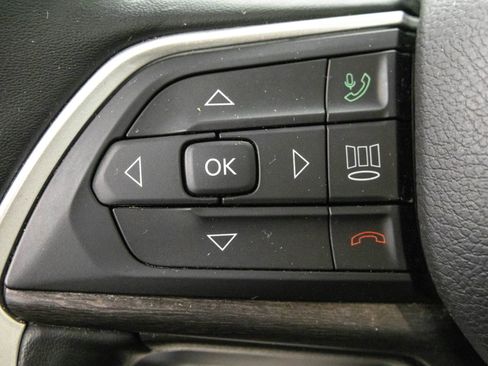 Used 2022 Jeep Grand Cherokee L Limited image 19