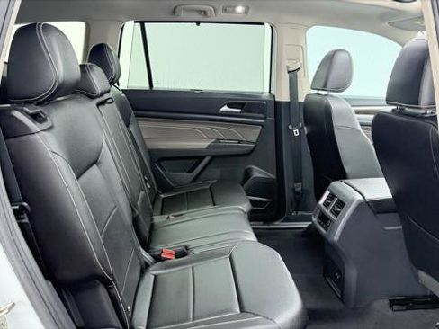Used 2023 Volkswagen Atlas SE w/ Panoramic Sunroof Package FWD image 19
