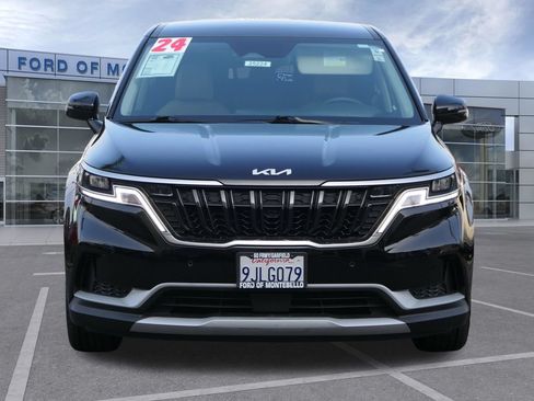 Used 2024 Kia Carnival EX FWD image 9
