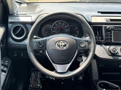 Used 2016 Toyota RAV4 LE AWD/4WD image 13