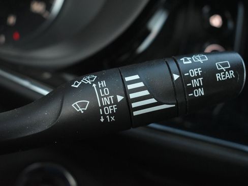 Used 2023 Buick Envision Preferred image 21