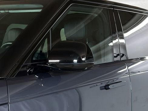 Used 2024 Land Rover Range Rover Sport SE image 5