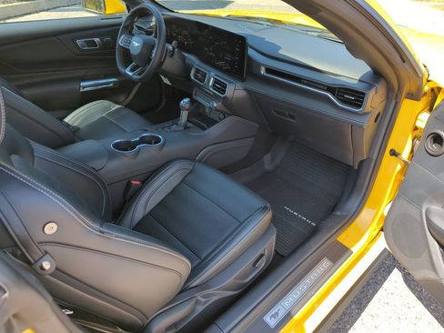 Used 2024 Ford Mustang GT Premium image 32