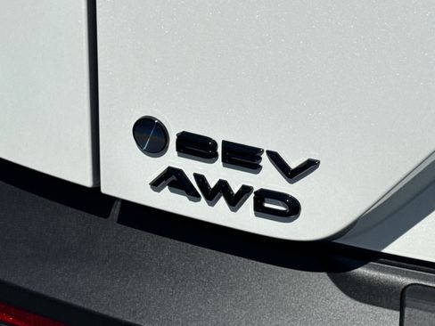 New 2026 Toyota C-HR AWD/4WD image 9