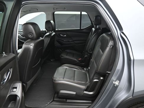 Used 2021 Chevrolet Traverse RS image 20