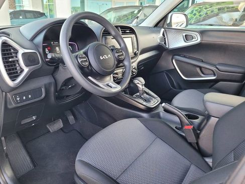 Certified 2025 Kia Soul LX w/ LX Technology Package image 12