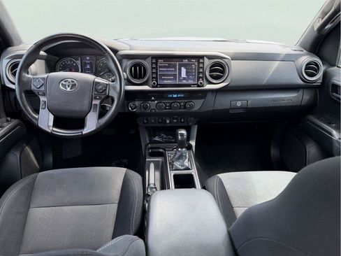 Used 2021 Toyota Tacoma TRD Off-Road w/ Technology Package AWD/4WD image 15