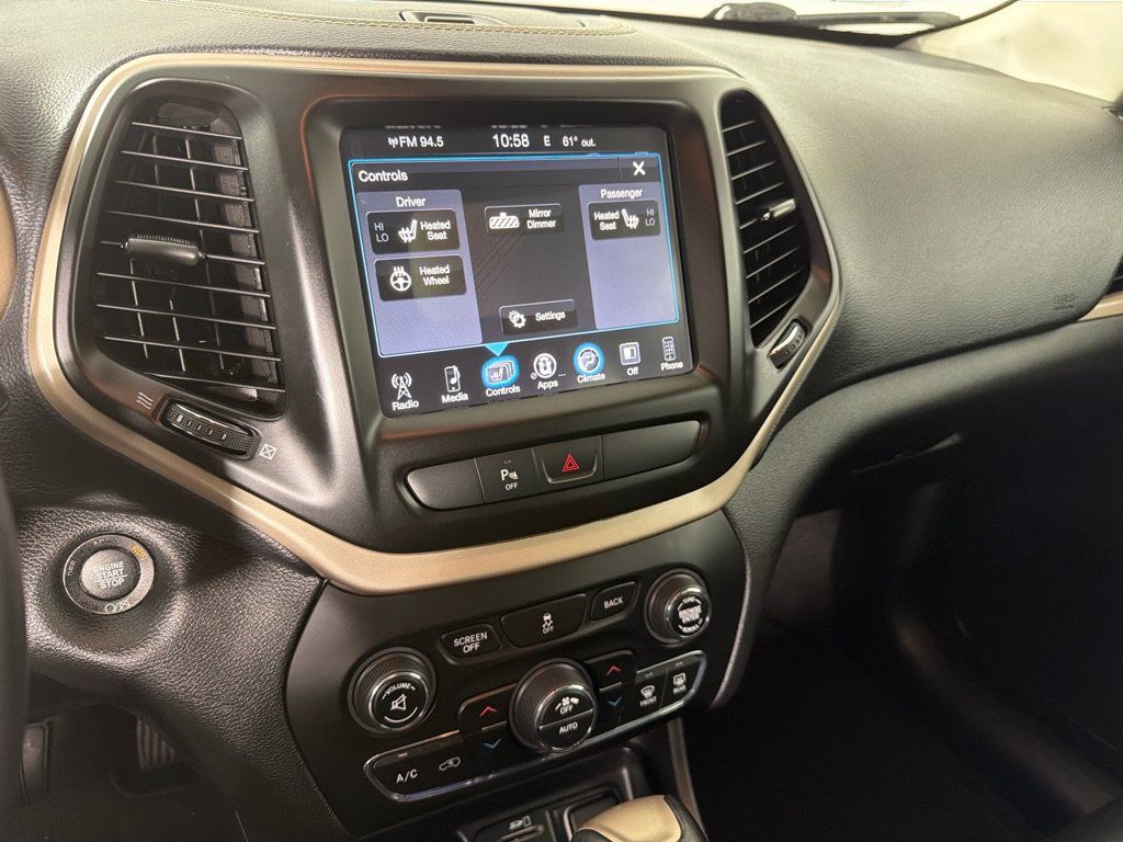 Used 2018 Jeep Cherokee Limited FWD image 15