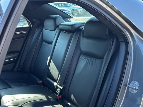 Used 2011 Chrysler 300 Limited image 27