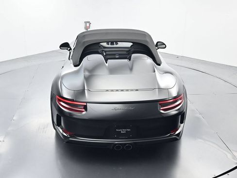 Certified 2019 Porsche 911 Speedster RWD image 39