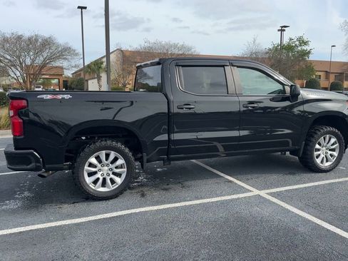 Used 2020 Chevrolet Silverado 1500 Custom w/ Custom Value Package image 9