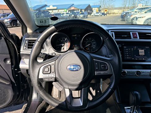 Used 2017 Subaru Outback 2.5i Premium image 14